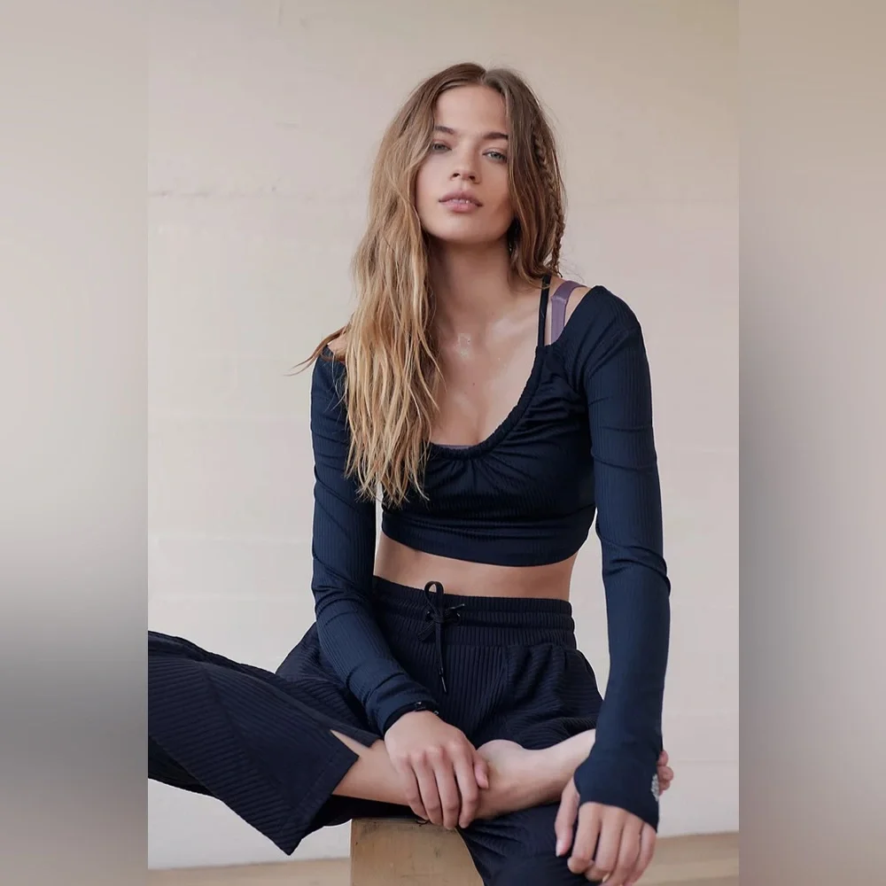 FREE PEOPLE FP Movement Hot Tip Layer Black Cropped Cinched Long Sleeve Small